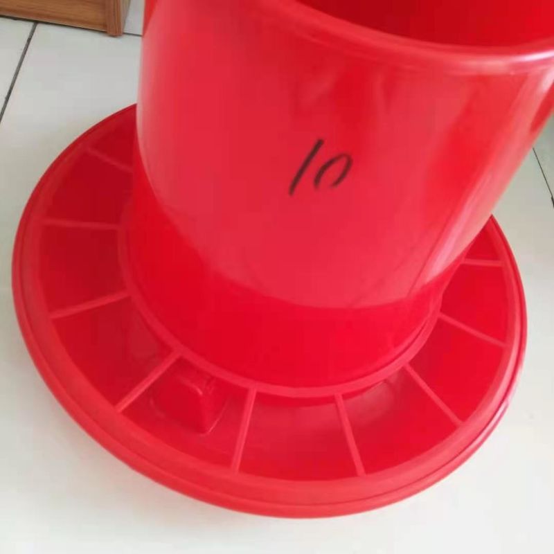 Plastic Bucket Feeding System PE Poultry Feeder Drinker