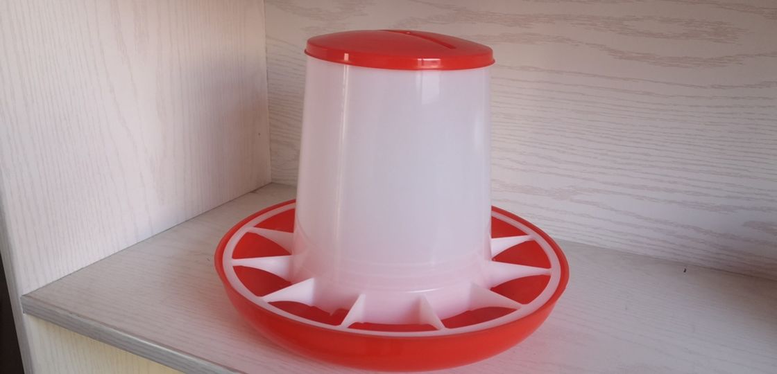 2kg 8kg Poultry Feeder Drinker For Chicken Feeding Lines
